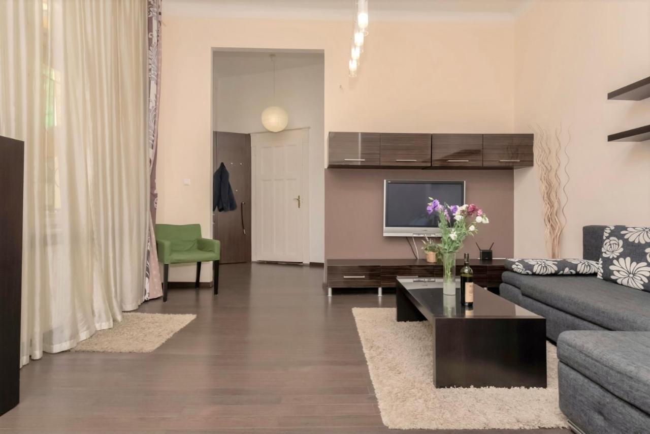 Corvina Apartment Budapest With Free Private Parking Luaran gambar